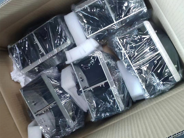 出幾臺螺絲機料倉到東莞某電子廠