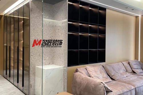 柳州市大美天第現(xiàn)代簡(jiǎn)約風(fēng)格三居室裝修案例